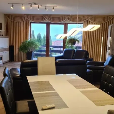 Eifel Doppel-ferienhaus فيلة نيدغن
