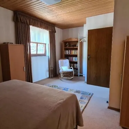 Eifel Doppel-ferienhaus نيدغن