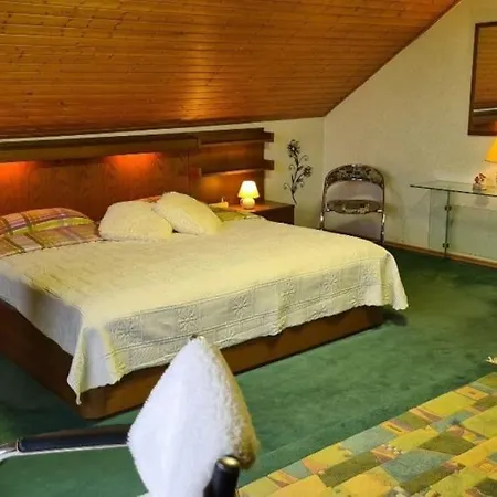 Eifel Doppel-ferienhaus فيلة *
