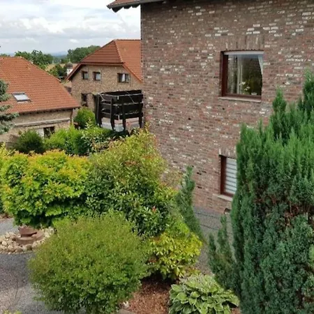 Eifel Doppel-ferienhaus نيدغن